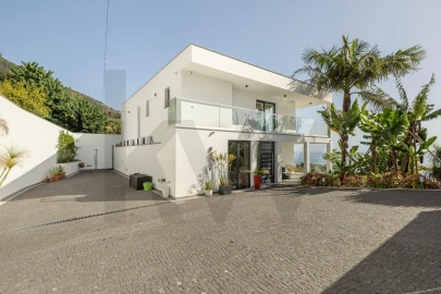 Moradia T4 para Venda em Arco da Calheta