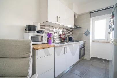 Apartamento T1 para Venda em Póvoa de Santo Adrião e Olival Basto