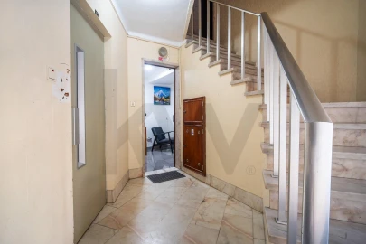 Apartamento T1 para Venda em Póvoa de Santo Adrião e Olival Basto