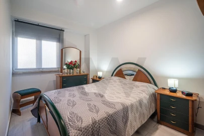 Apartamento T1 para Venda em Póvoa de Santo Adrião e Olival Basto