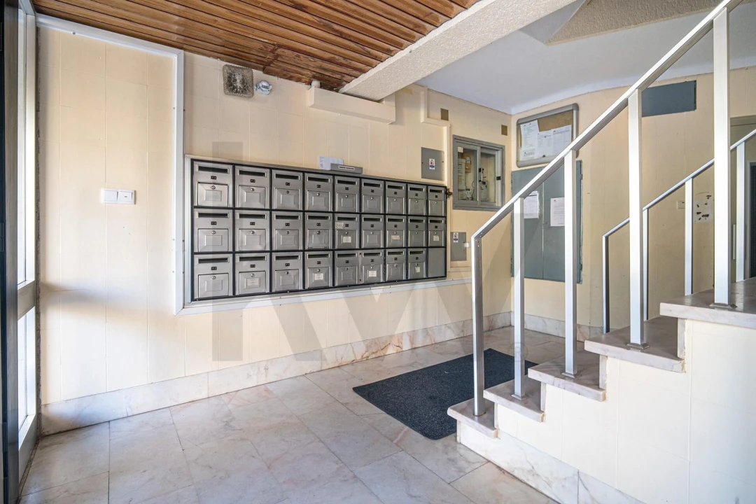 Apartamento T1 para Venda em Póvoa de Santo Adrião e Olival Basto Foto 11