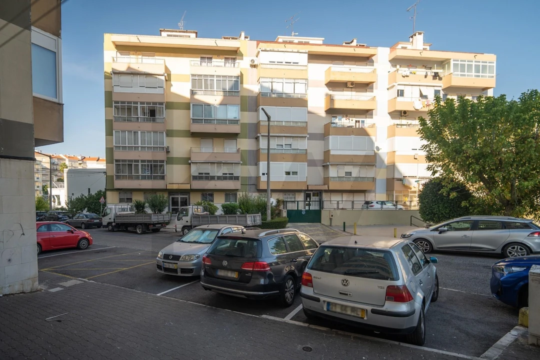 Apartamento T1 para Venda em Póvoa de Santo Adrião e Olival Basto Foto 10