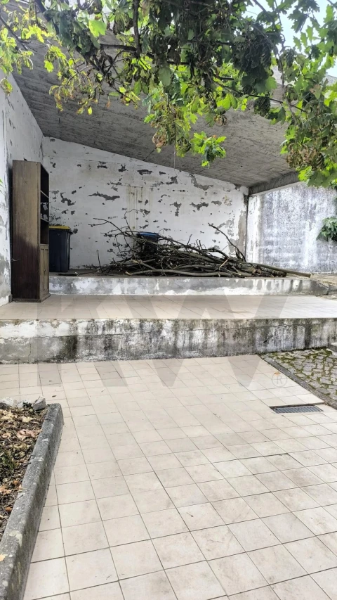 Moradia T3 para Arrendamento em Santa Clara e Castelo Viegas