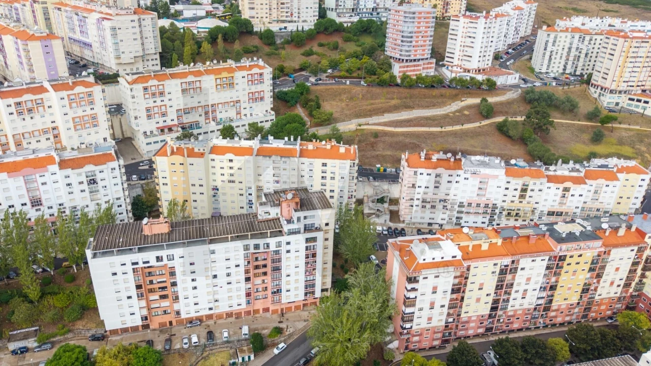 Apartamento T2 para Venda em Massamá e Monte Abraão Foto 21