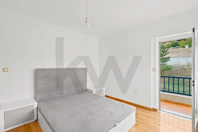Apartamento T2 para Venda em Massamá e Monte Abraão