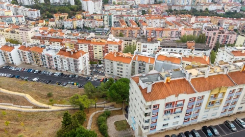 Apartamento T2 para Venda em Massamá e Monte Abraão