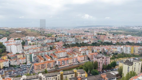 Apartamento T2 para Venda em Massamá e Monte Abraão