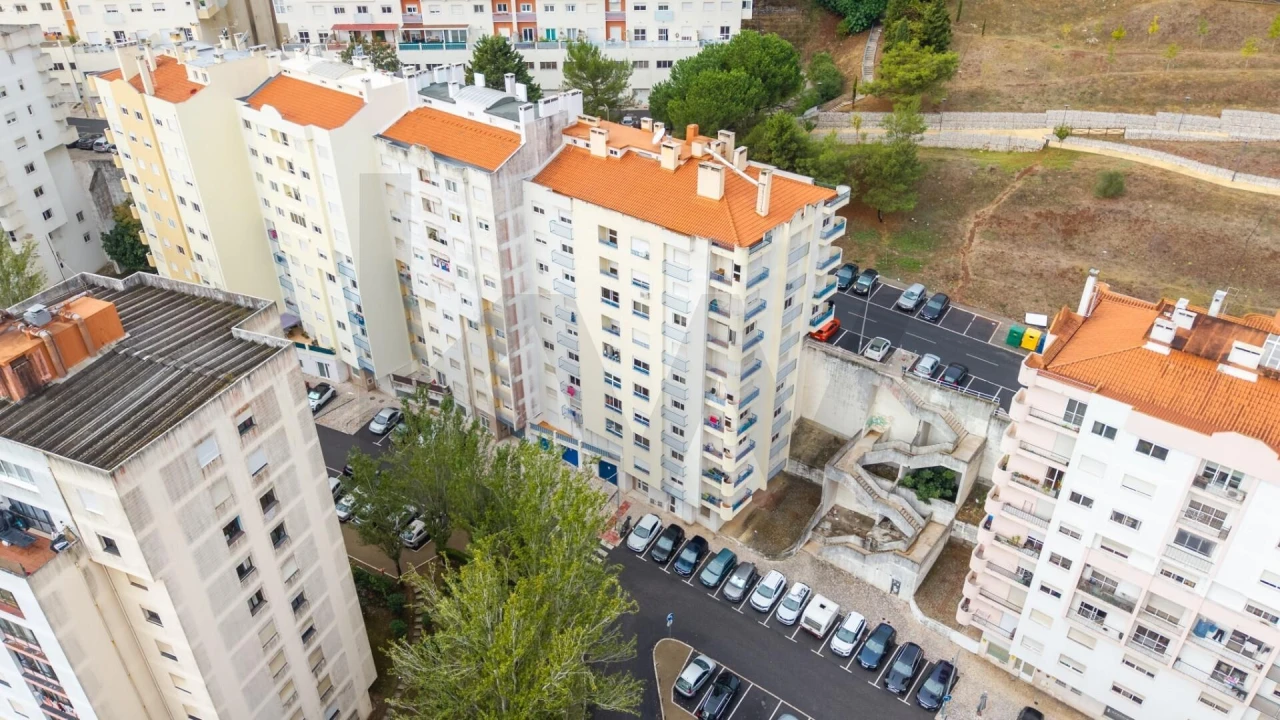 Apartamento T2 para Venda em Massamá e Monte Abraão Foto 20