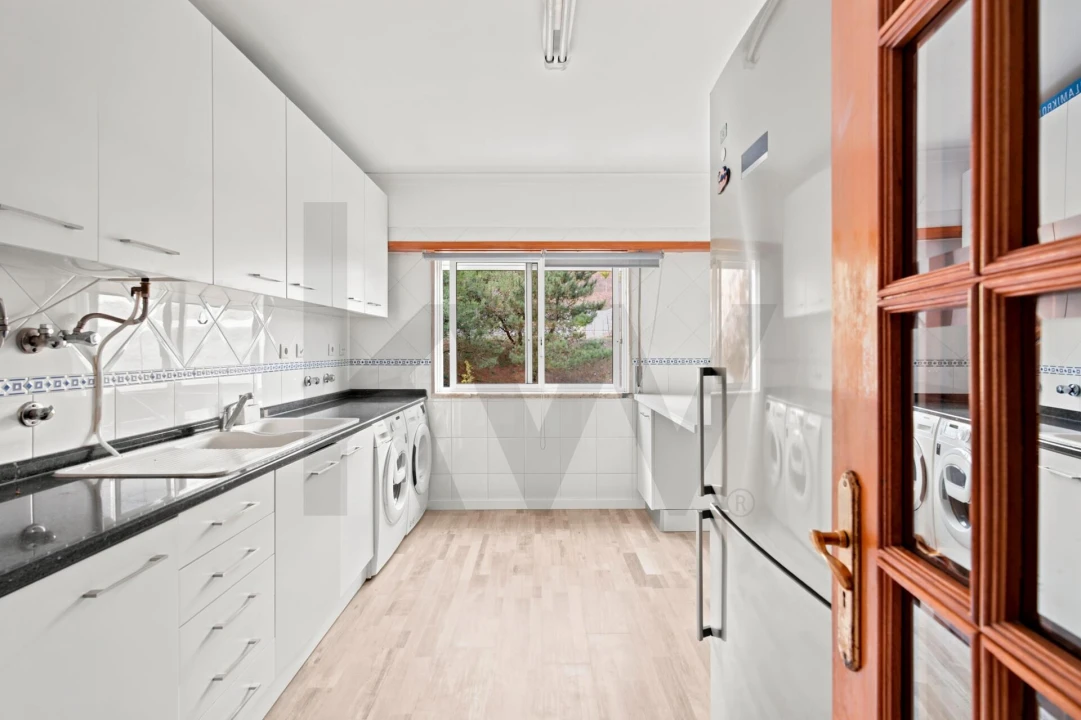 Apartamento T2 para Venda em Massamá e Monte Abraão Foto 5