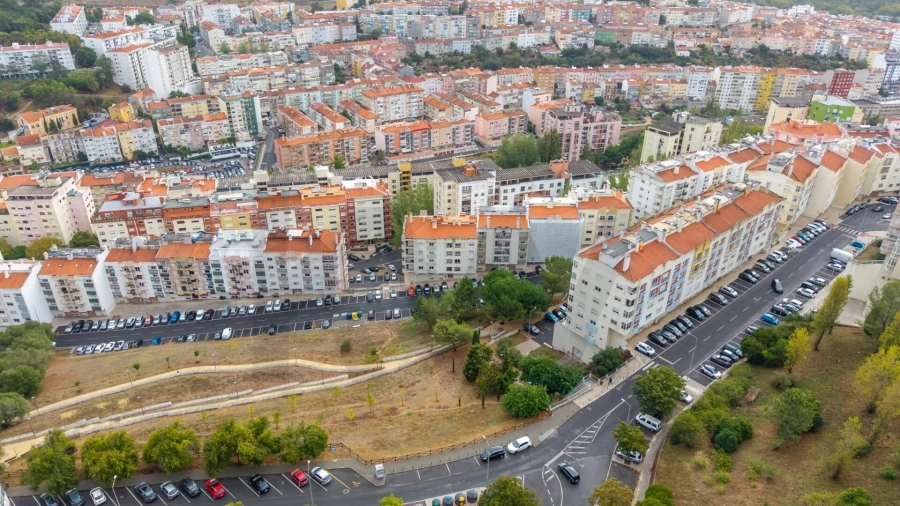 Apartamento T2 para Venda em Massamá e Monte Abraão Foto 25