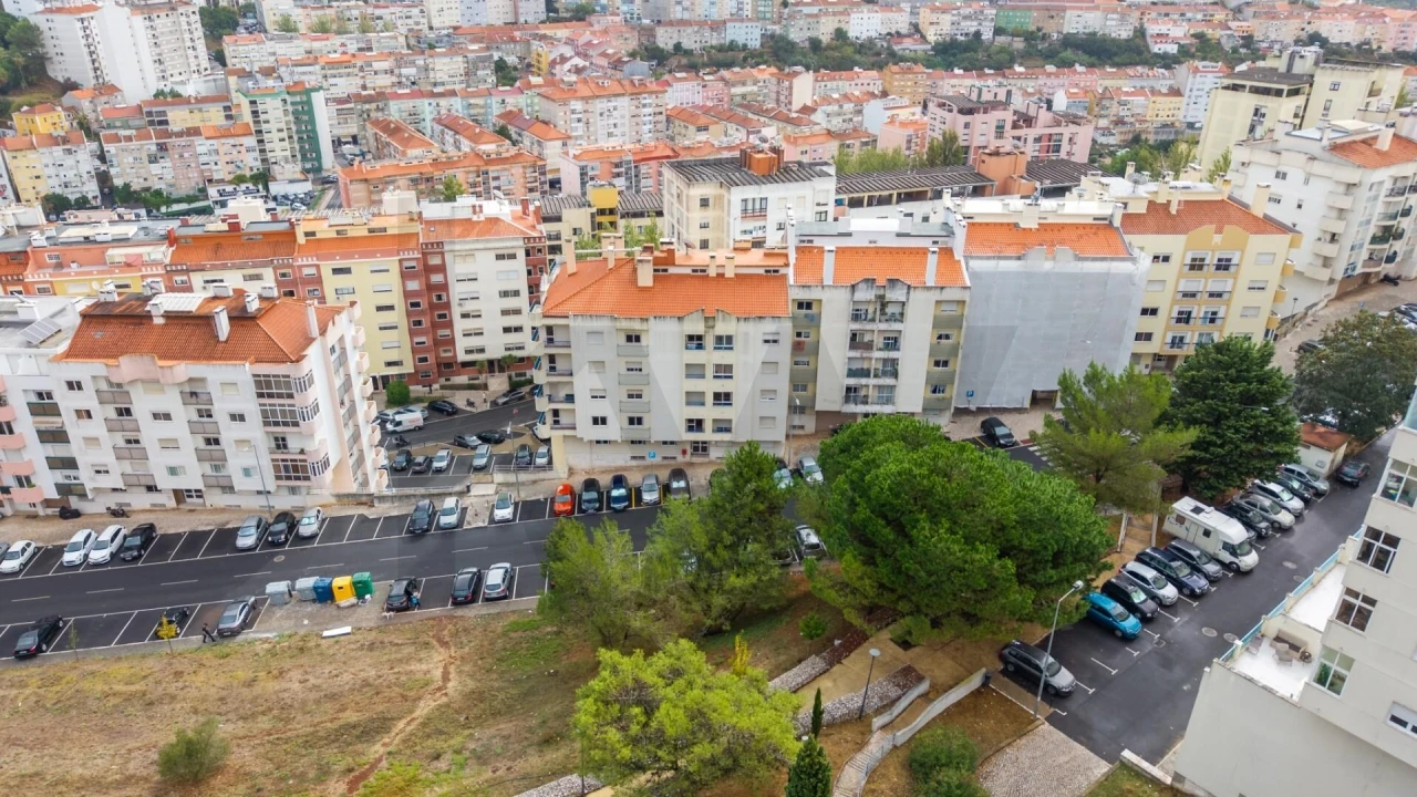 Apartamento T2 para Venda em Massamá e Monte Abraão Foto 23