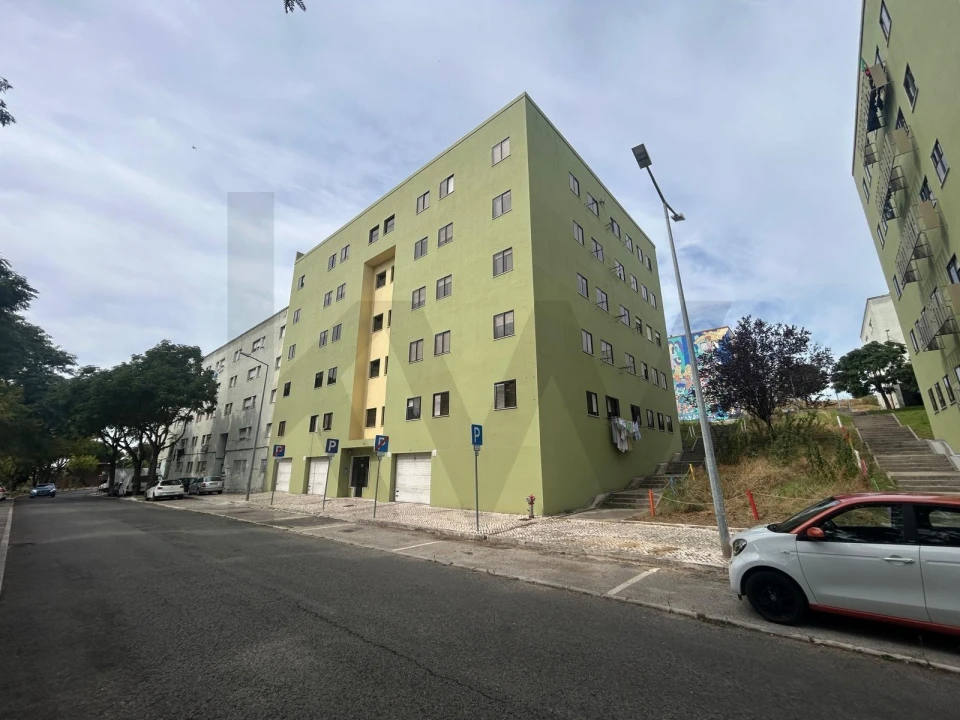 Apartamento T2 para Venda em Águas Livres Foto 2