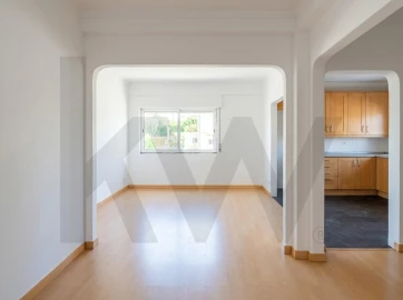 Apartamento T2 para Venda em Carcavelos e Parede