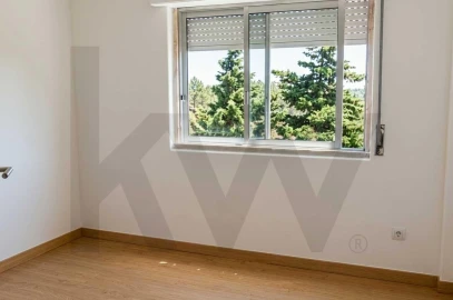 Apartamento T2 para Venda em Carcavelos e Parede