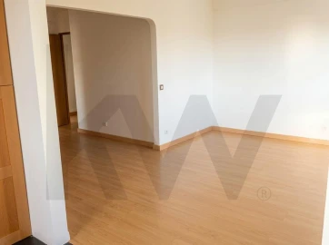 Apartamento T2 para Venda em Carcavelos e Parede