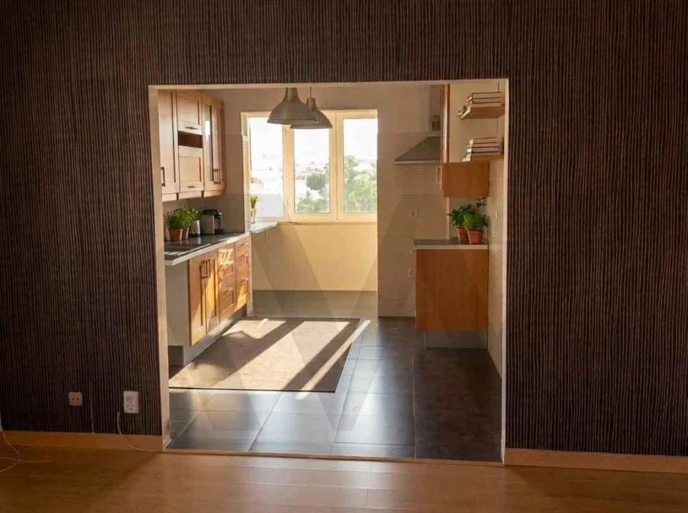 Apartamento T2 para Venda em Carcavelos e Parede Foto 8