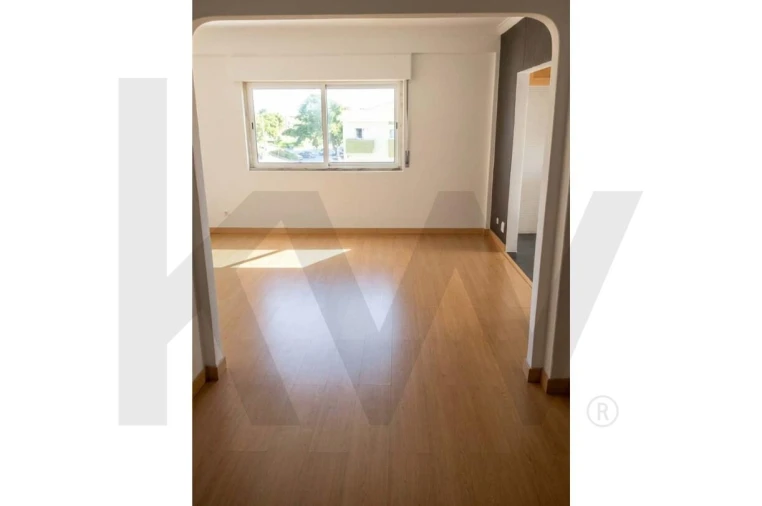 Apartamento T2 para Venda em Carcavelos e Parede Foto 16