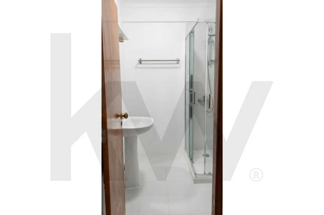 Apartamento T2 para Venda em Carcavelos e Parede Foto 14