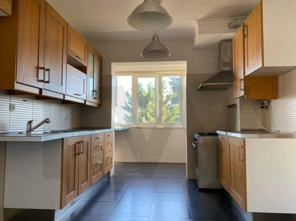 Apartamento T2 para Venda em Carcavelos e Parede Foto 7