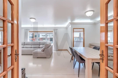 Apartamento T3 para Venda em Queluz e Belas