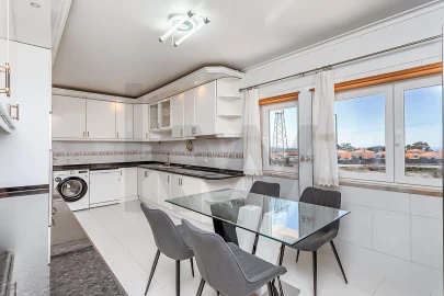 Apartamento T3 para Venda em Queluz e Belas