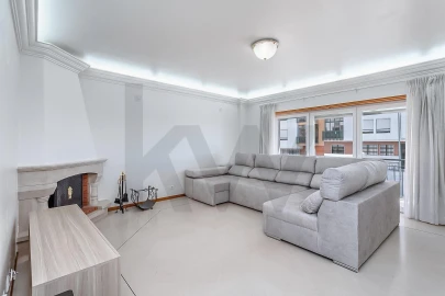 Apartamento T3 para Venda em Queluz e Belas