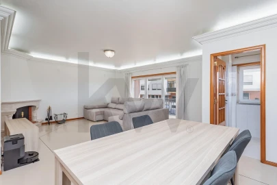 Apartamento T3 para Venda em Queluz e Belas
