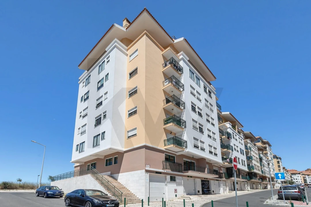Apartamento T3 para Venda em Queluz e Belas Foto 1