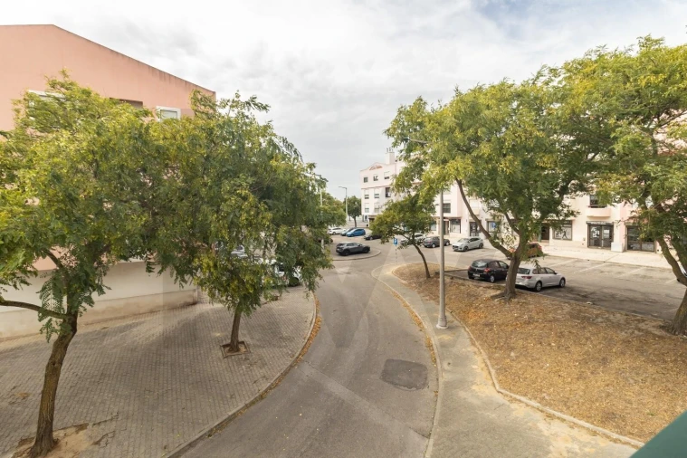 Apartamento T3 para Venda em Seixal, Arrentela e Aldeia de Paio Pires Foto 42