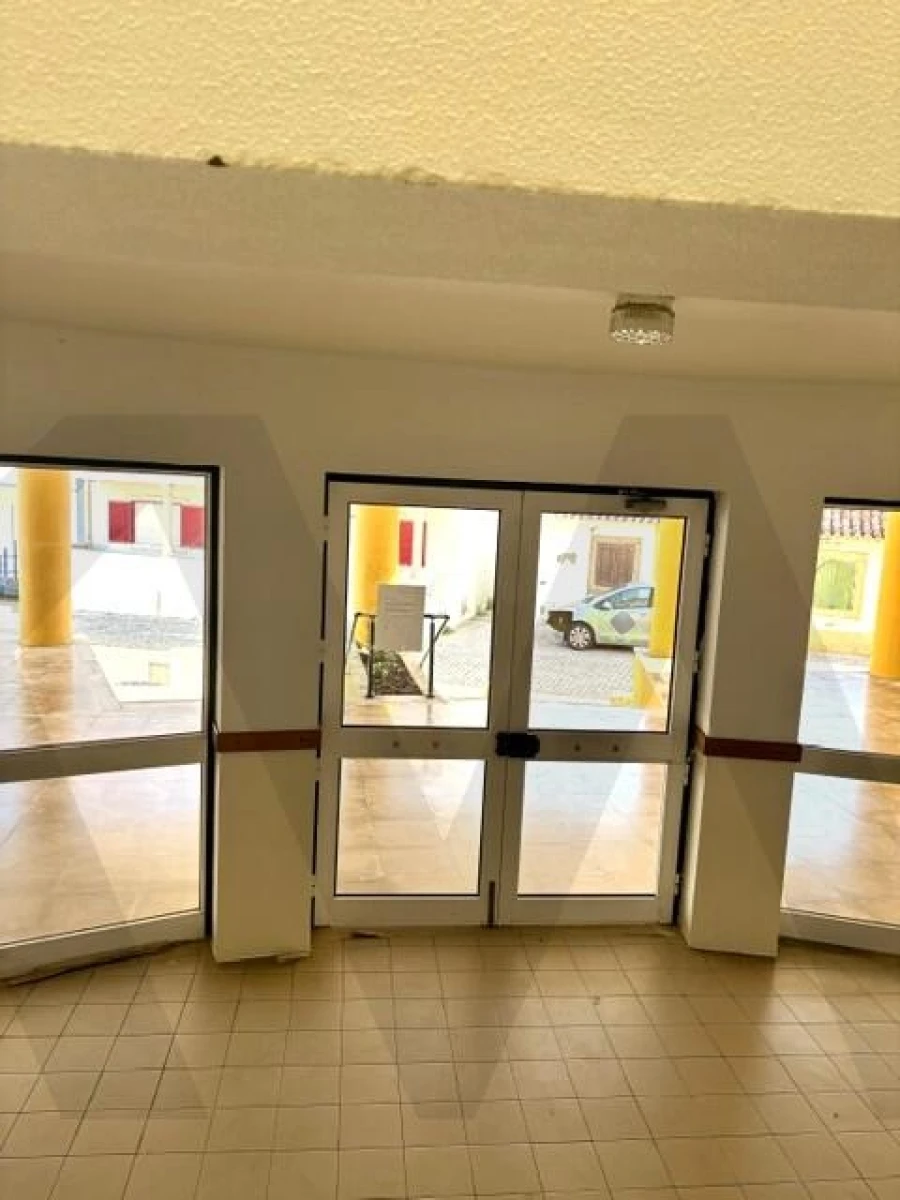 Apartamento T1 para Arrendamento em Silveira Foto 16