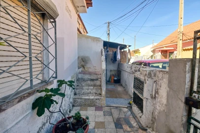 Moradia T2 para Venda em São Domingos de Rana