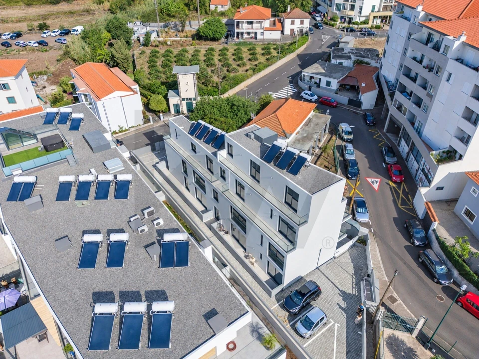 Apartamento T1 para Venda em Caniço Foto 31