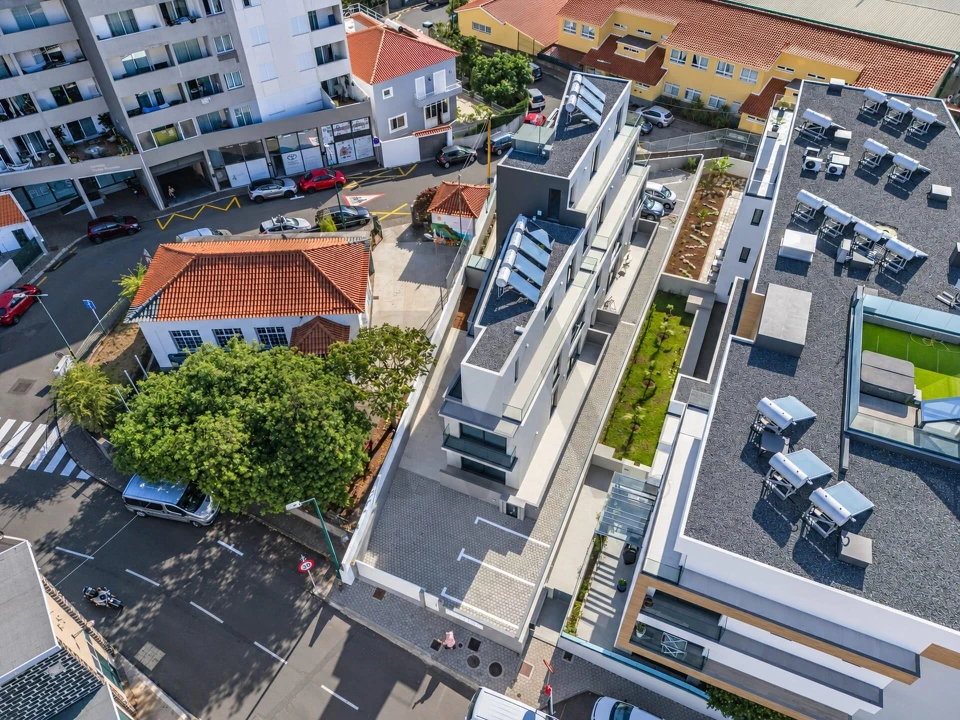 Apartamento T1 para Venda em Caniço Foto 35