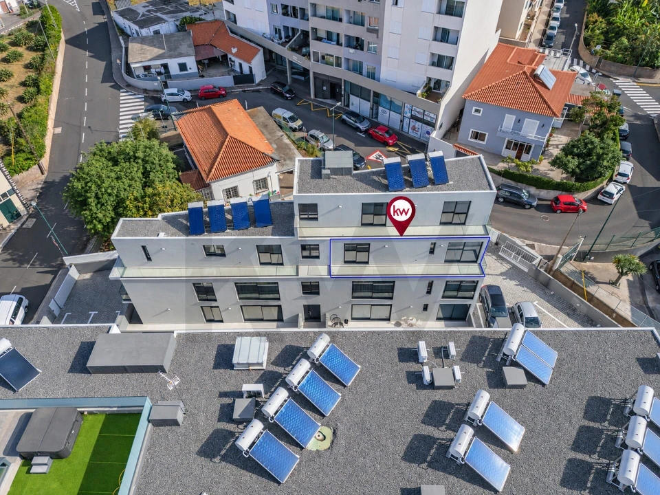 Apartamento T1 para Venda em Caniço Foto 34