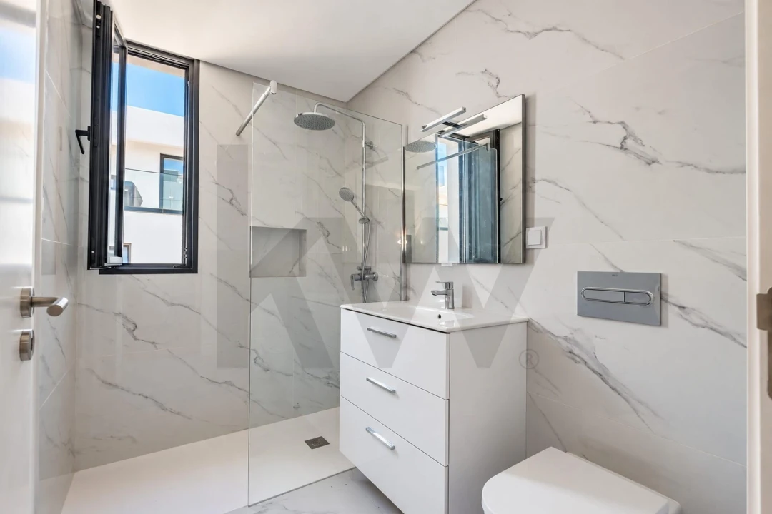 Apartamento T1 para Venda em Caniço Foto 16