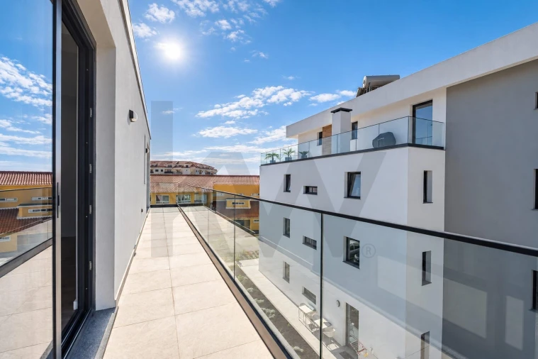 Apartamento T1 para Venda em Caniço Foto 2