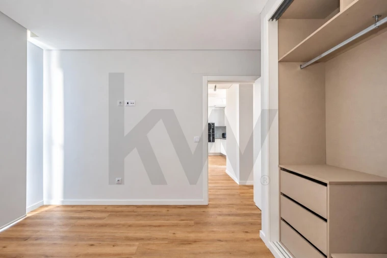 Apartamento T1 para Venda em Caniço Foto 13