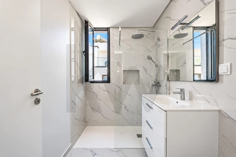 Apartamento T1 para Venda em Caniço Foto 15