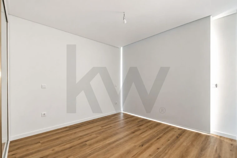 Apartamento T1 para Venda em Caniço Foto 14