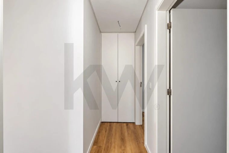 Apartamento T1 para Venda em Caniço Foto 11