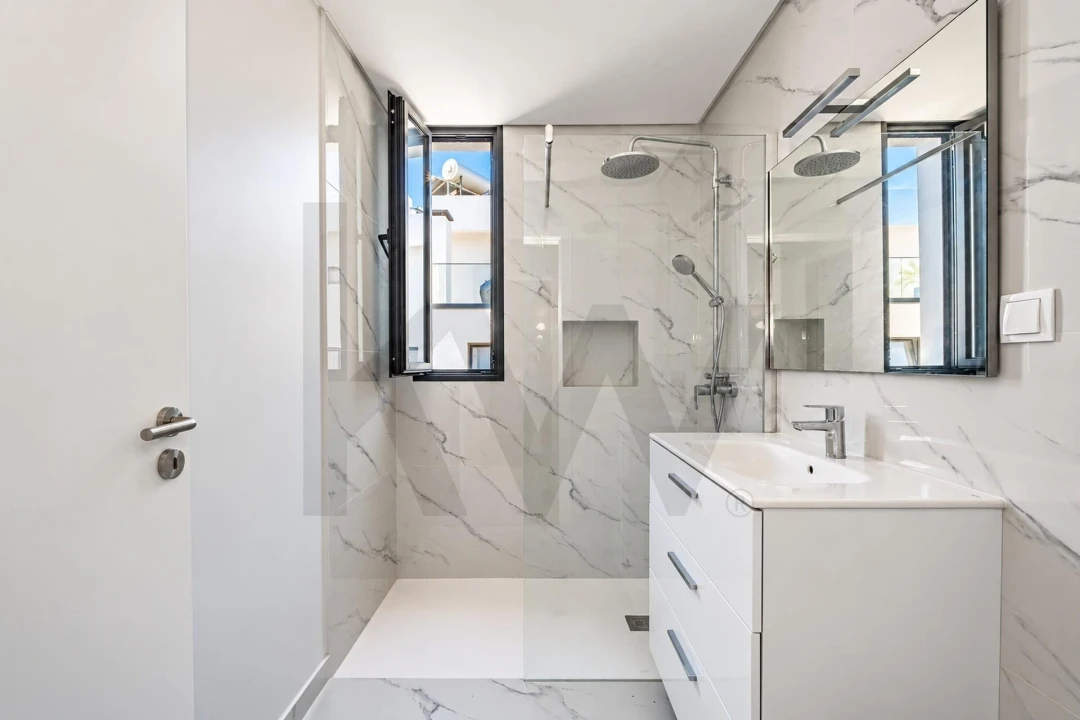 Apartamento T1 para Venda em Caniço Foto 15
