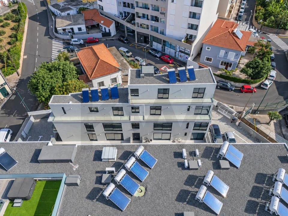 Apartamento T1 para Venda em Caniço Foto 33