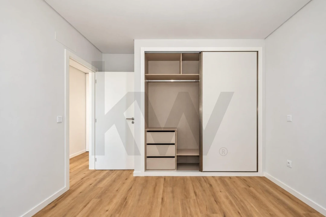 Apartamento T1 para Venda em Caniço Foto 12
