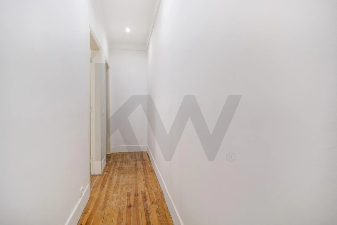 Apartamento T1 para Venda em Campo de Ourique Foto 3