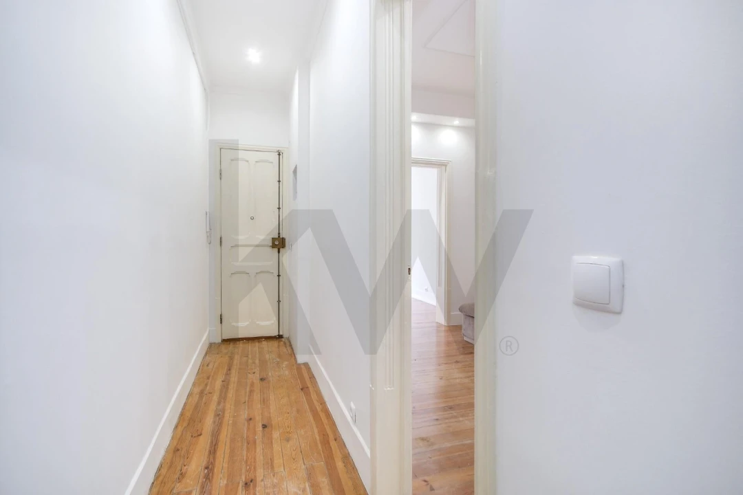 Apartamento T1 para Venda em Campo de Ourique Foto 2