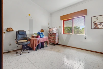 Moradia T4 para Venda em Quelfes
