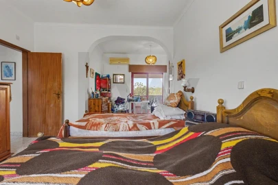 Moradia T4 para Venda em Quelfes