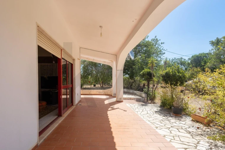 Moradia T4 para Venda em Quelfes Foto 32