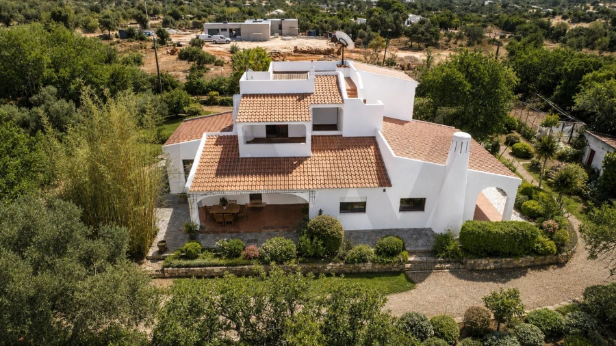Moradia T4 para Venda em Quelfes