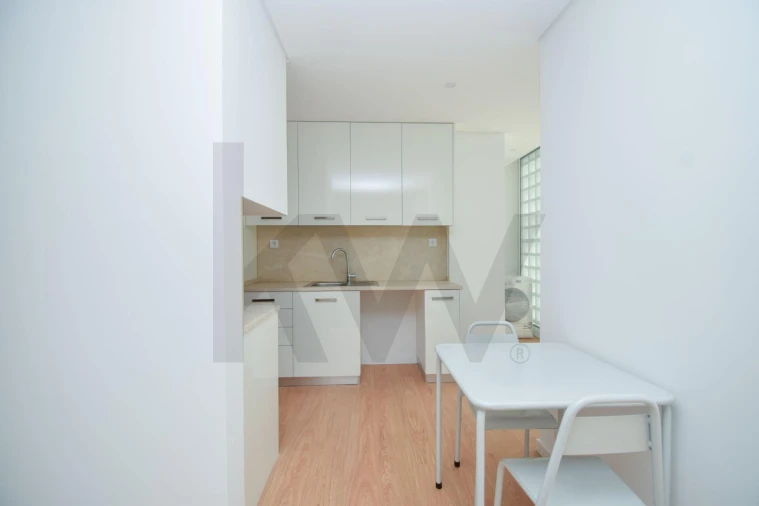 Apartamento T1 para Arrendamento em São Domingos de Benfica Foto 2